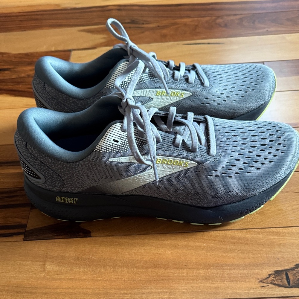Brooks Men's Gray Athletic Shoes with Yellow Accents